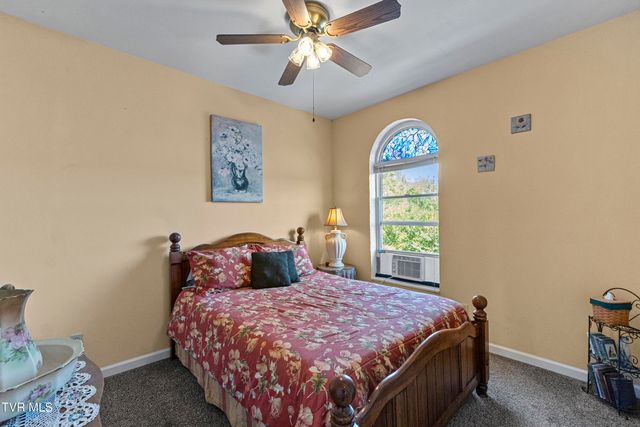 1005 Jackson Hollow Road, Mosheim, TN 37818