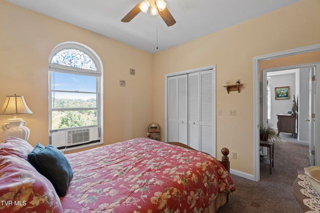 1005 Jackson Hollow Road, Mosheim, TN 37818