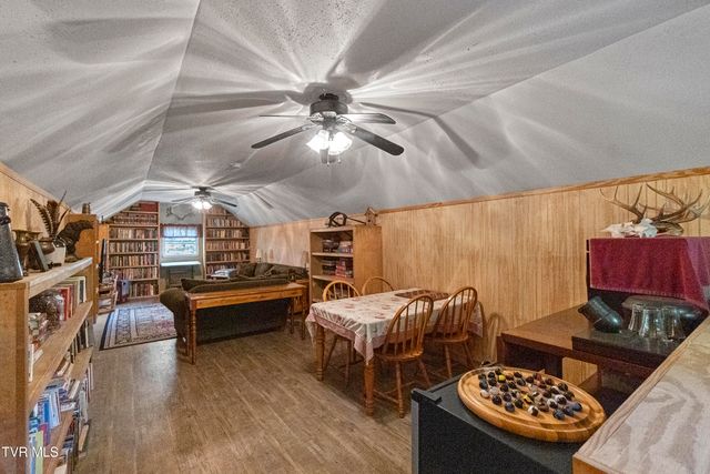 1005 Jackson Hollow Road, Mosheim, TN 37818