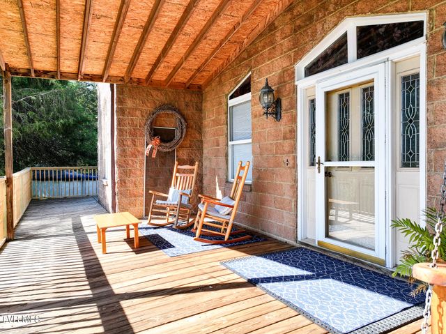 1005 Jackson Hollow Road, Mosheim, TN 37818