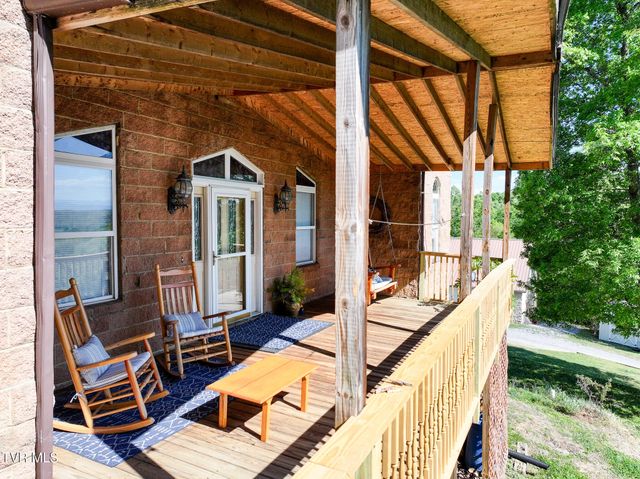 1005 Jackson Hollow Road, Mosheim, TN 37818