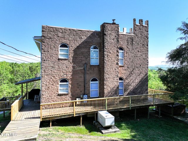 1005 Jackson Hollow Road, Mosheim, TN 37818