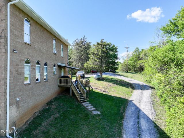 1005 Jackson Hollow Road, Mosheim, TN 37818