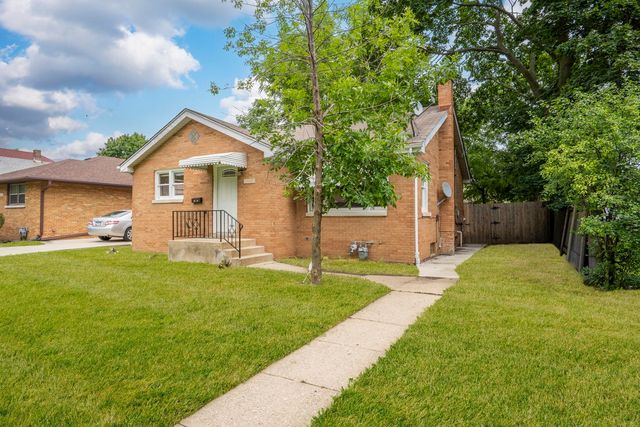1539 Victoria Avenue, North Chicago, IL 60064