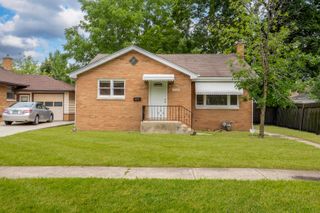 1539 Victoria Avenue, North Chicago, IL 60064