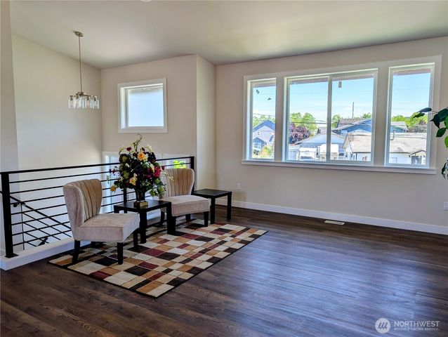 201 Stanley Avenue, Algona, WA 98001