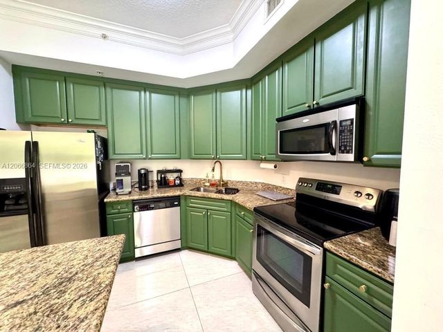 3001 NE 185th Street 225, Aventura, FL 33180