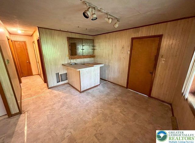 19 Petrarch Trail, Penn Forest Twp, PA 18210