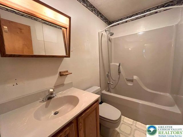 19 Petrarch Trail, Penn Forest Twp, PA 18210