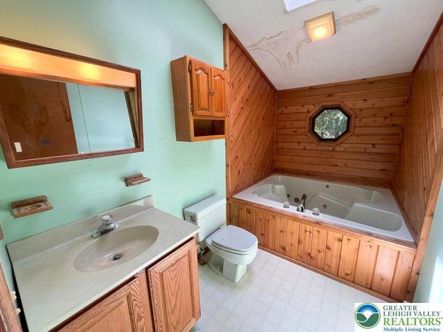 19 Petrarch Trail, Penn Forest Twp, PA 18210