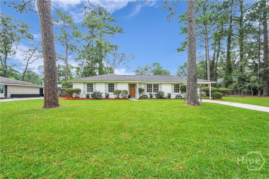 Image 1 of property listing at 31 Jameswood Avenue, Savannah, GA 31406