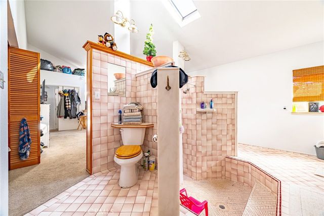 124 S Padre Juan Ave, Ojai, CA 93023