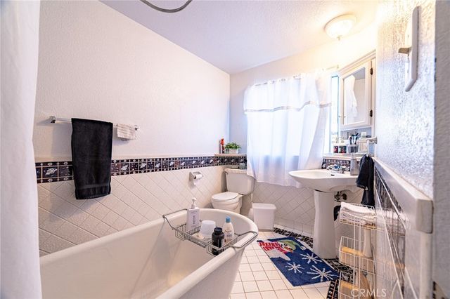 124 S Padre Juan Ave, Ojai, CA 93023