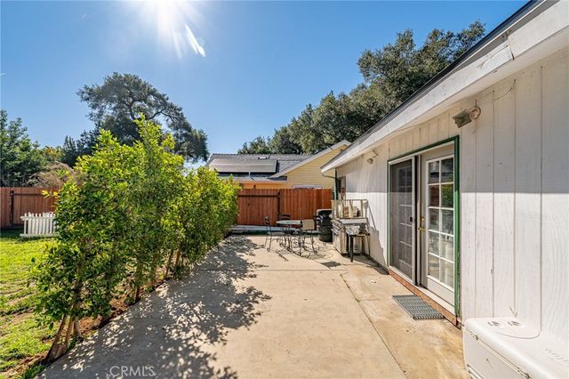 124 S Padre Juan Ave, Ojai, CA 93023