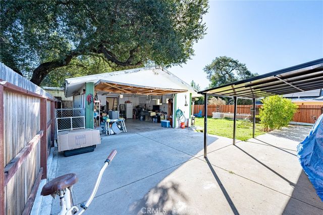 124 S Padre Juan Ave, Ojai, CA 93023