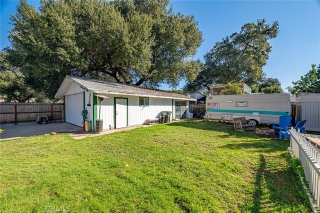 124 S Padre Juan Ave, Ojai, CA 93023