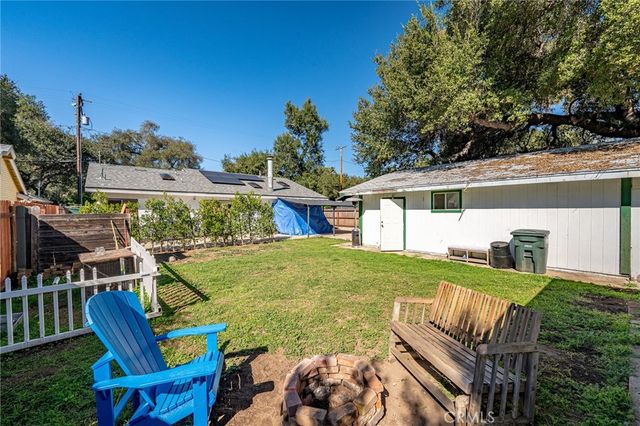 124 S Padre Juan Ave, Ojai, CA 93023