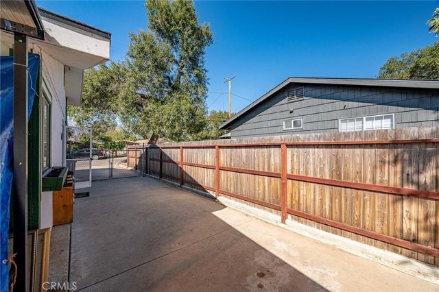 124 S Padre Juan Ave, Ojai, CA 93023