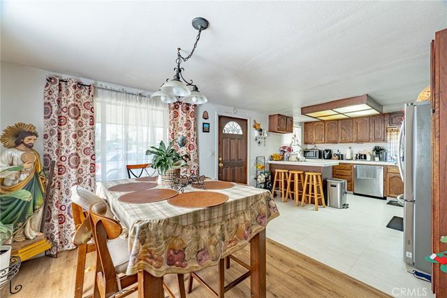 124 S Padre Juan Ave, Ojai, CA 93023