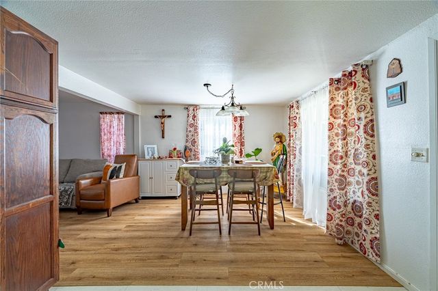 124 S Padre Juan Ave, Ojai, CA 93023