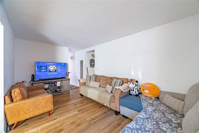 124 S Padre Juan Ave, Ojai, CA 93023