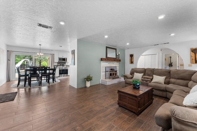 15086 Vista Knolls Drive, Redding, CA 96001