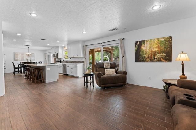 15086 Vista Knolls Drive, Redding, CA 96001