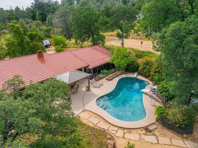 15086 Vista Knolls Drive, Redding, CA 96001