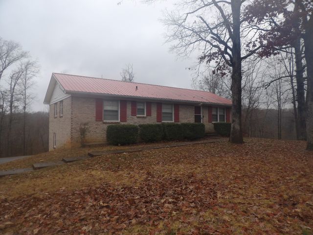 366 Powers Blvd, Waverly, TN 37185