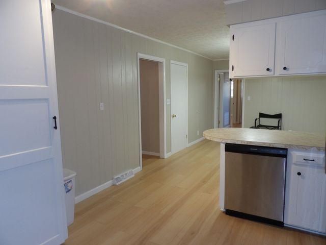 366 Powers Blvd, Waverly, TN 37185