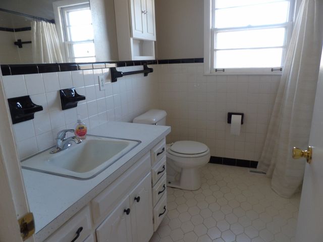 366 Powers Blvd, Waverly, TN 37185