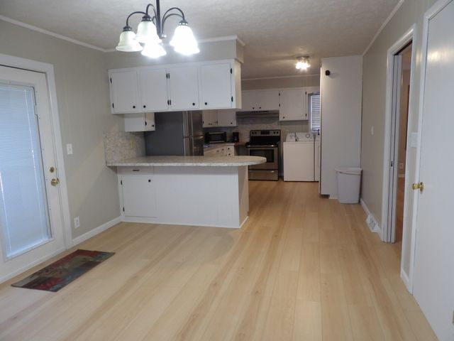 366 Powers Blvd, Waverly, TN 37185