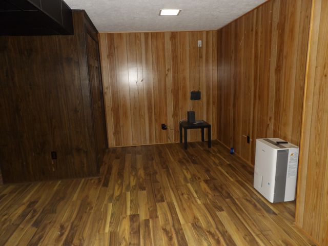 366 Powers Blvd, Waverly, TN 37185