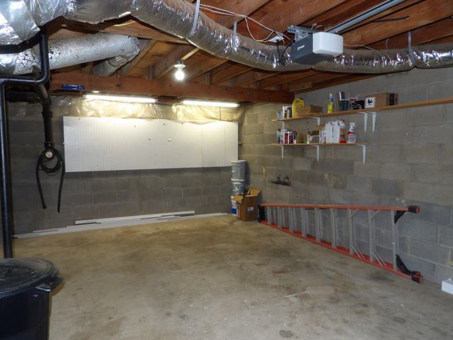 366 Powers Blvd, Waverly, TN 37185