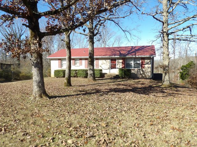 366 Powers Blvd, Waverly, TN 37185