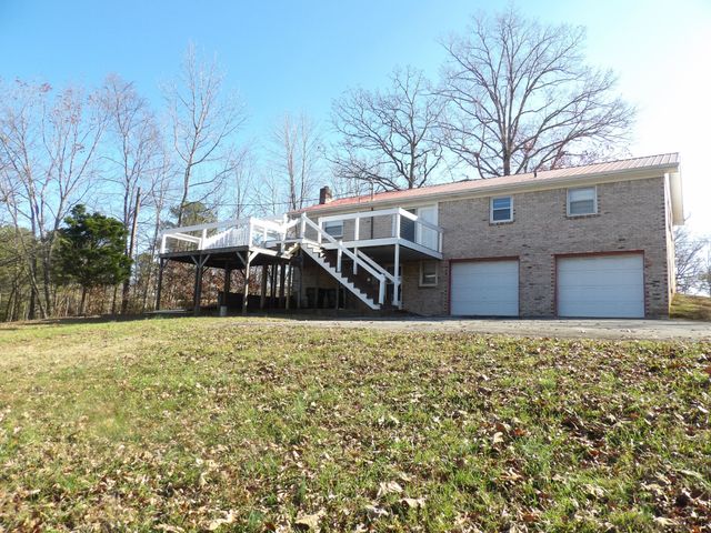 366 Powers Blvd, Waverly, TN 37185