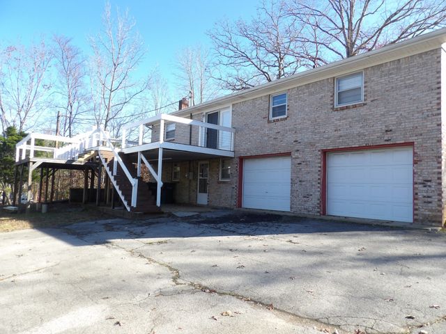 366 Powers Blvd, Waverly, TN 37185