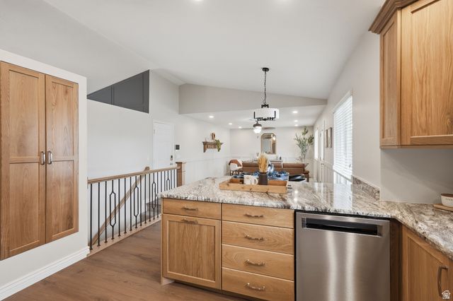 38 W CLAY PARK DR, Murray, UT 84107