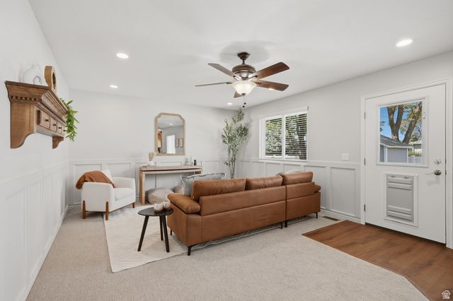 38 W CLAY PARK DR, Murray, UT 84107