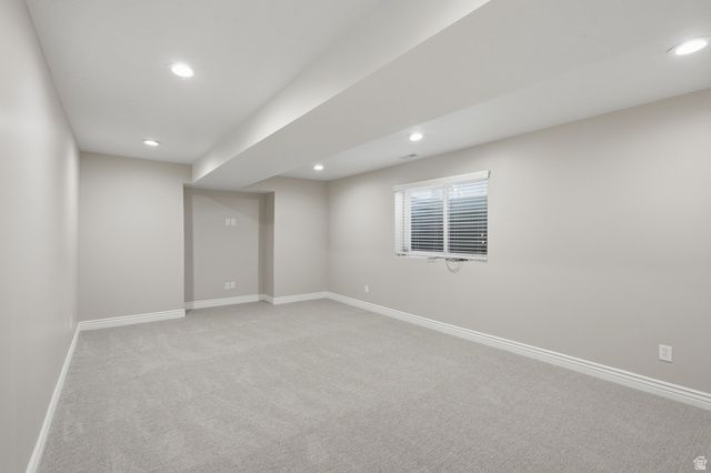 38 W CLAY PARK DR, Murray, UT 84107