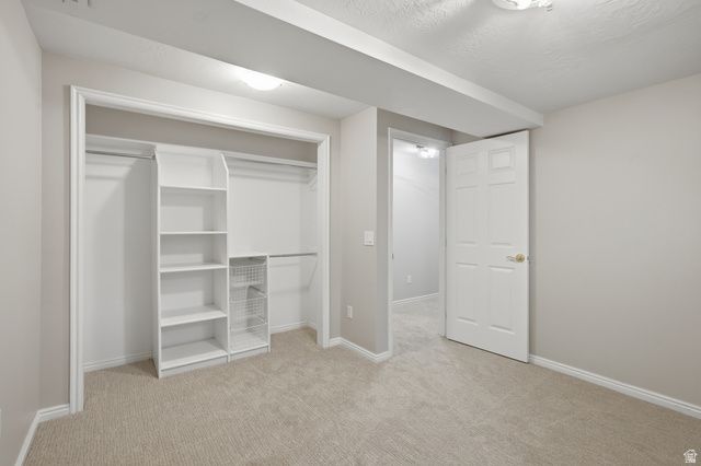 38 W CLAY PARK DR, Murray, UT 84107