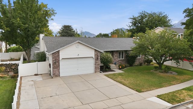 38 W CLAY PARK DR, Murray, UT 84107