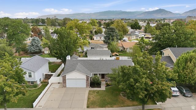 38 W CLAY PARK DR, Murray, UT 84107