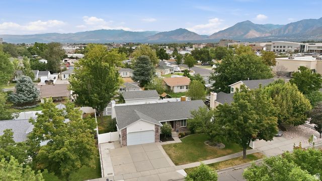 38 W CLAY PARK DR, Murray, UT 84107