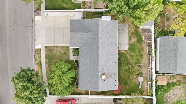 38 W CLAY PARK DR, Murray, UT 84107