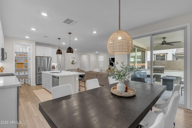 10031 E TILLMAN Avenue, Mesa, AZ 85212