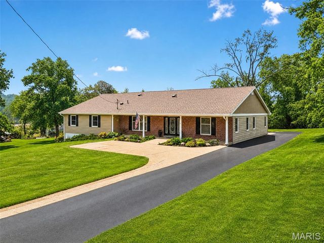 14 Ferndale Drive, Fenton, MO 63026