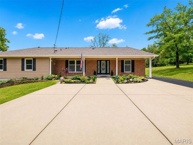 14 Ferndale Drive, Fenton, MO 63026