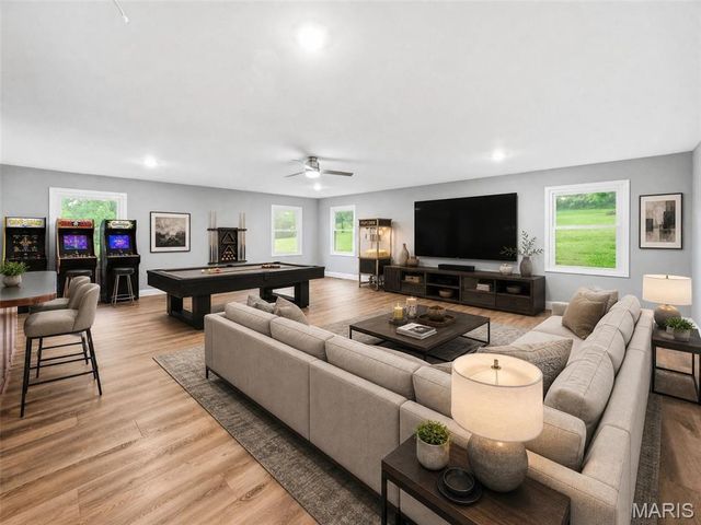 14 Ferndale Drive, Fenton, MO 63026