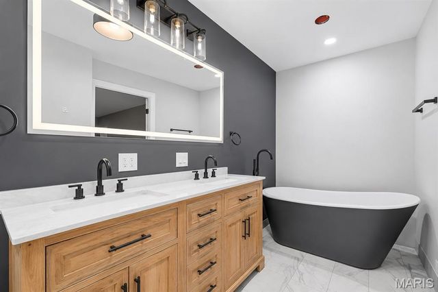 14 Ferndale Drive, Fenton, MO 63026